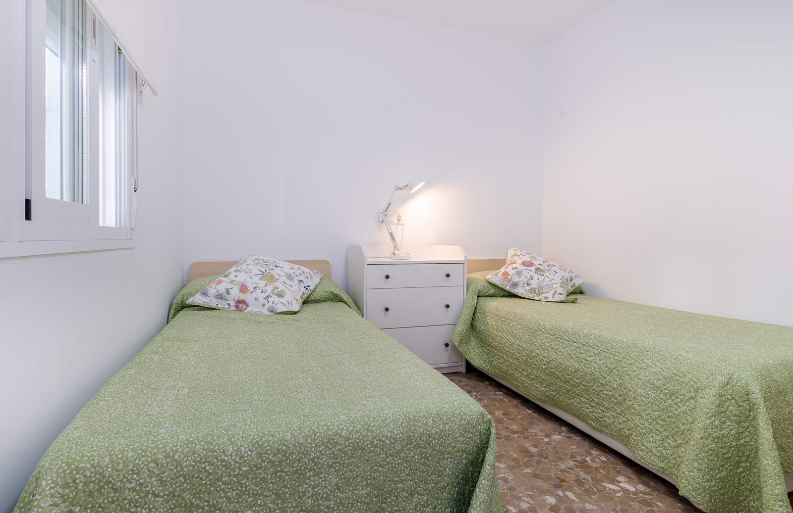 Casa de los Aguacates - Casa Rural entre Marbella y Benahavís - Habitación con 2 camas